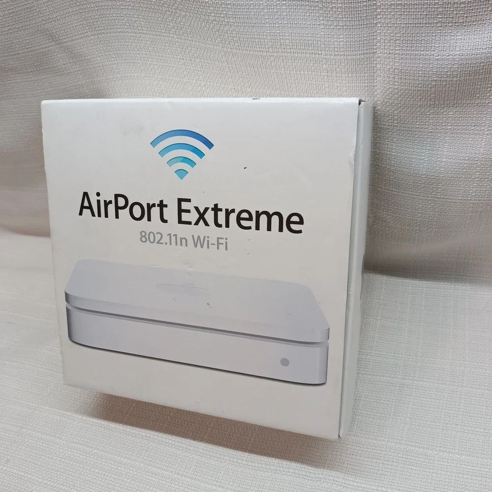 Apple Airport Extreme 802.11n 5th Gen A1408 White Wireless‎ Router
